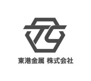 東港金属株式会社 ロゴ